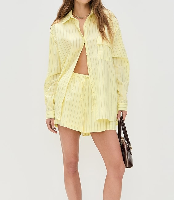 สีเหลือง