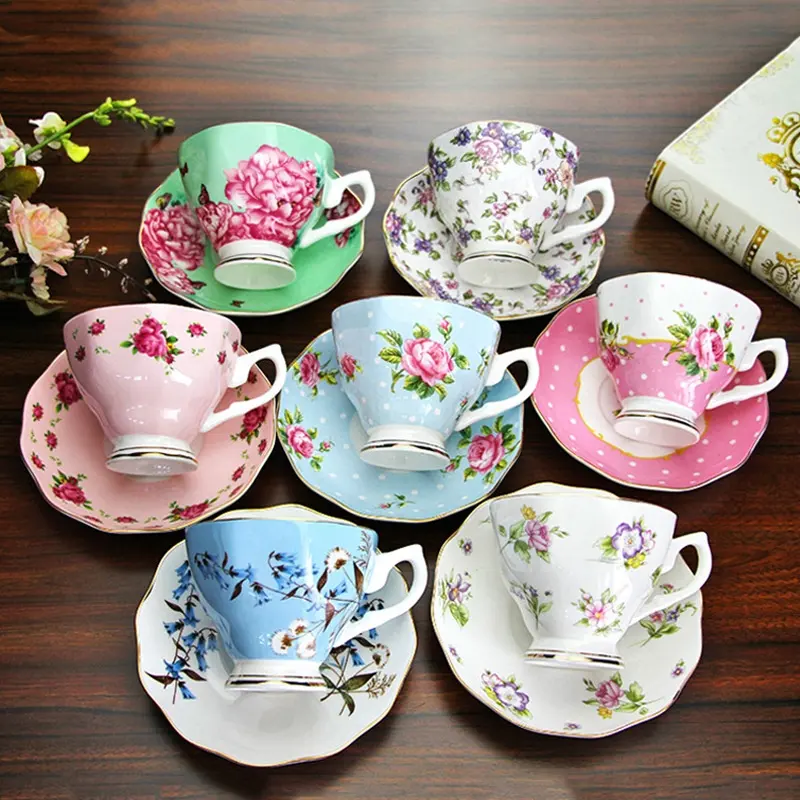 Tazze da tè Vintage in ceramica inglese pomeridiano caffè cinese Bone China Flower Floral Tea Cup con piattini lusso semplice per la casa