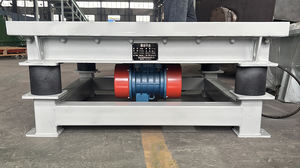 Titreşim platformu titreşim ortamlarında lityum pillerin etkinliğini test eder - Product Image 3