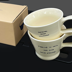 Tasse <span class=keywords><strong>anglaise</strong></span> noire simple de couleur crème Ins Design Sense <span class=keywords><strong>Mug</strong></span> avec grande poignée - Product Image 3