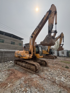 Excavadora LONKING LG6225 Reacondicionada de 22.5 Toneladas, Motor Cummins 2011, Bomba Kawasaki, Cucharón de 1.1m, 112000W, 8001-10000 Horas - Product Image 6