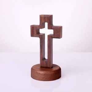 <span class=keywords><strong>D</strong></span>écoration minimaliste de haute qualité en noyer en forme de croix, idéale comme cadeau pour la famille et les amis, comme souvenir. - Product Image 2