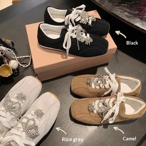 Nouvelles Chaussures Derby <span class=keywords><strong>Femme</strong></span> Légères <span class=keywords><strong>en</strong></span> <span class=keywords><strong>Cuir</strong></span> Véritable Givré Couleur Unie Décontractées Rétro à Bout Carré avec Nœud Perlé et Lacets – Collection Automne Hiver - Product Image 4