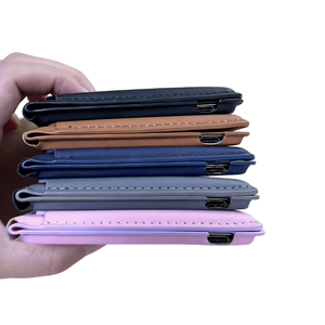 180 °   Support de téléphone réglable en cuir PU, design tout-en-un avec chargement sans fil et fonction anti-perte <span class=keywords><strong>Apple</strong></span> Find My - Product Image 3