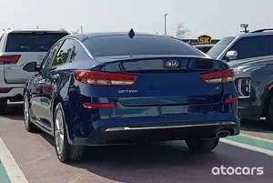 <span class=keywords><strong>Kia</strong></span> <span class=keywords><strong>Optima</strong></span> LX d'<span class=keywords><strong>occasion</strong></span>, très bon état, options moyennes, moteur essence 2.4L V4, année 2018, couleur bleue, prêt à rouler - Product Image 4
