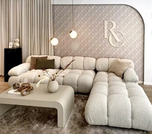 Set di Divani Componibili Moderni Personalizzati con Struttura in Legno Pregiato, Cuscini in Schiuma ad Alta Densità e Gambe in Ottone per <span class=keywords><strong>Soggiorno</strong></span> di Lusso - Product Image 1