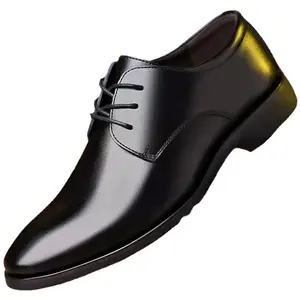पुरुषों के लिए मुलायम तलवों वाले औपचारिक व्यावसायिक चमड़े के जूते और सांस लेने योग्य ब्रिटिश लेस-अप काले ड्राइविंग जूते