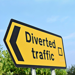 GUANGAN Señales de Seguridad de Tráfico reflectantes de alta visibilidad Tablero de advertencia de construcción de trabajo en carretera de aluminio Placa de marcador de calle de parada - Product Image 2