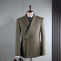 Herren Brauner Zweireiher 3-Teiliger Anzug im Italienischen Stil mit Schalkragen Luxuriöses Wickeldesign Gala Roter Teppich Designer-Abendanzug
