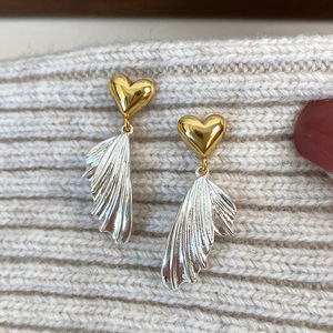 Orecchini Pendenti a Coda di Pesce Bicolore a Forma di Cuore per Donne, Gioielli Eleganti e Versatili - Product Image 1