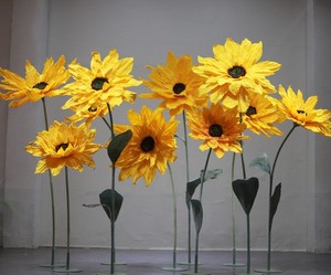 Girasoli Giganti in Carta Fatti a Mano di Alta Qualità a <span class=keywords><strong>Prezzo</strong></span> di Fabbrica Personalizzati per Decorazioni di Matrimoni Negozi Casa Palcoscenico - Product Image 1