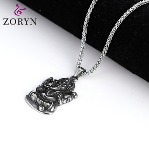 Colgante de Escudo Vikingo de Acero Inoxidable, Nudo Celta Nórdico, Joyería de Moda Gótica Punk Vintage de Acero de Titanio para Hombre - Product Image 4