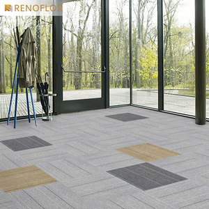 Tapis tissés carrés imperméables de PVC de 3mm pour le bureau à la maison polypropylène ignifuge de modèle de puzzle de pile de coupe d'adulte pour des hôtels - Product Image 3