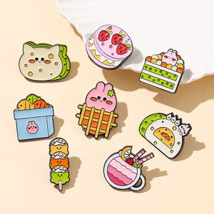 Pin de Lapela Personalizado com Design de Animal de Anime Fofo, Pin de Metal Personalizado para Roupas e Chapéus - Product Image 4