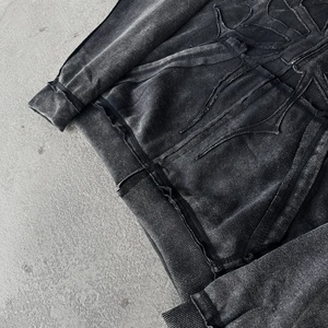 Fabricante Personalizado de Ropa Urbana, 330 g/m², Corte Holgado, Parches Bordados, Acabado Lavado al Ácido, Cierre de Cremallera, 100% Algodón de Alto Gramaje - Product Image 2