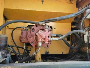 Excavadora de cadenas Hyundai 305LC-9 con motor Hyundai y cucharón de 1.3 m³ de capacidad, excavadora de clase 30 toneladas - Product Image 4