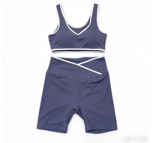 Ensemble de yoga sans couture pour femme : débardeur col en V et short taille haute, deux pièces avec bordure contrastante, tenue de sport et fitness pour femme - Product Image 2
