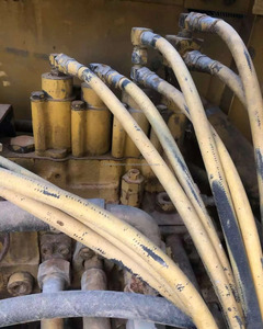 รถขุดตีนตะขาบ Caterpillar 320B มือสอง ขนาด 20 ตัน เครื่องยนต์ประสิทธิภาพสูง เกียร์และปั๊มคุณภาพสูง เครื่องจักรก่อสร้างคุณภาพเยี่ยม - Product Image 5