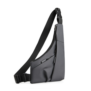 Bolso de Pecho Multifuncional Impermeable para Hombre, Nuevo Bolso Bandolera Triangular Moderno, Versátil y Multiusos - Product Image 2