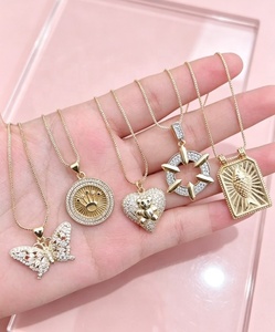 Colliers fantaisie en zircon avec pendentifs papillon, couronne, ours et poisson, chaîne à maillons tendance pour femmes - Product Image 5