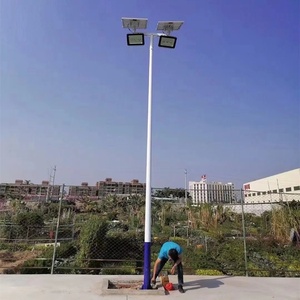 ไฟสนามกีฬาพลังงานแสงอาทิตย์ LED แบบเสาสูง 5000K แสงเดย์ไลท์ IP65 อลูมิเนียมอัลลอย รับประกัน 10 ปี มุมลำแสง 360 องศา สำหรับถนน - Product Image 4