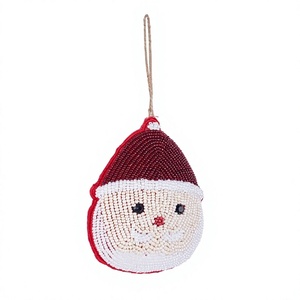 Ornement de Noël Père Noël fait main en perles, motif dessin animé rouge et blanc, forme irrégulière, décoration suspendue décorative - Product Image 1