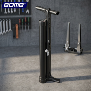 Bomba de Bicicleta de Alta Presión BOMB Steel, Montada en el Suelo, Rango de Presión 130-160 PSI, con Manómetro, Duradera, para Uso en Bicicletas sin Cámara - Product Image 3