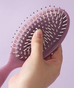 Peigne à coussin d'air professionnel pour coiffure et massage du cuir chevelu, avec logo personnalisé et motif totem, pour volume et couronne haute - Product Image 3