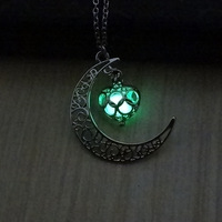 Collar de moda europeo-americano, joyería con colgante hueco en forma de luna y corazón, collar luminoso, regalo de Navidad, venta al por mayor