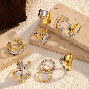 Anillo de Dos Capas con Diseño Geométrico en Acero Inoxidable Chapado en Oro de 18K para Mujer, Dorado y Plateado, Minimalista, Moderno, para Boda, Compromiso, Fiesta - Product Image 1