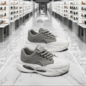 Chaussures de sport décontractées en maille PVC à lacets avec logo personnalisé, légères et respirantes pour hommes, chaussures de course épaisses pour hommes - Product Image 2