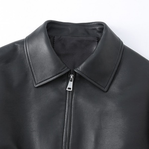 2024 vendita calda <span class=keywords><strong>giacca</strong></span> corta Bomber con cerniera tinta unita <span class=keywords><strong>in</strong></span> <span class=keywords><strong>moto</strong></span> da <span class=keywords><strong>donna</strong></span> <span class=keywords><strong>giacca</strong></span> di vera <span class=keywords><strong>pelle</strong></span> di pecora - Product Image 5