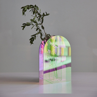Vase floral moderne et contemporain élégant en acrylique transparent pour la décoration intérieure de centres de table pour le salon et le bureau Type de pierre