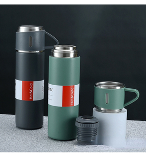 <span class=keywords><strong>Set</strong></span> di 3 Thermos in Acciaio Inox 304 da 500ml con Isolamento Sottovuoto, Una Tazza con <span class=keywords><strong>Due</strong></span> Coperchi - Product Image 4