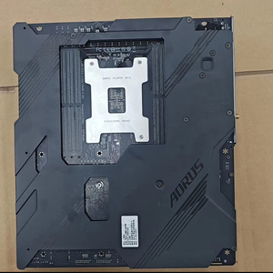Carte mère de jeu TRX40 utilisée pour les processeurs Threadripper de 3e génération - Product Image 6