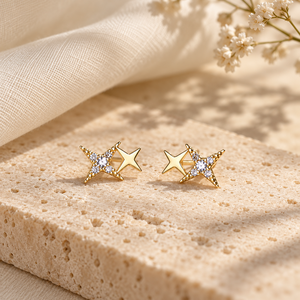 Pendientes Minimalistas con Diseño de Estrella de Cuatro Puntas, Joyería de Moda para Mujer, Elegante para Uso Diario, Regalo - Product Image 4