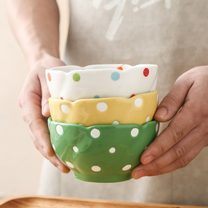 Bol à riz à pois mignon, bol en céramique en forme de pétale, bol à soupe de style japonais de 4,75 pouces, décoration sous glaçure, vaisselle domestique - Product Image 1