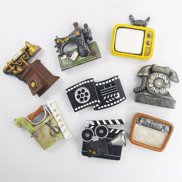 Wholesale Hand-painted Resin Crafts Magnets Refrigerator Archaize TV Radio Telephone Creative 3D Fridge Magnet