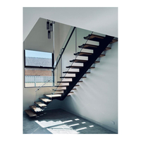 Escalier préfabriqué à monopoutre en chêne pour intérieur, idéal pour duplex