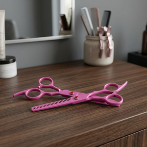 Ciseaux de barbier professionnels en acier inoxydable pour droitiers avec manche long et lames ultra-affûtées à 28 dents pour la coiffure en salon - Product Image 3