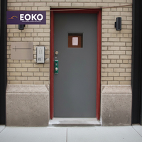 Porte coupe-feu EOKO à feuille unique, homologuée 90 minutes, pour appartement et immeuble de grande hauteur, avec panneau de vision et barre anti-panique