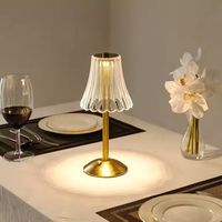 Nordic Touch Sans Fil Lampe De Table Moderne De Luxe Cristal Sans Fil Rechargeable Led Lampe De Table pour Hôtel Restaurant Décoration