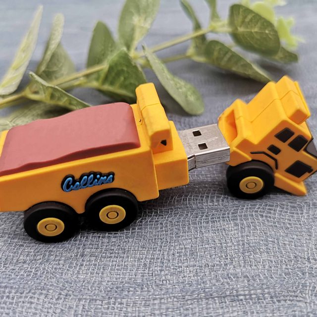 Hot Selling Customized PVC Tip Lorry Truck USB Flash Drive 16GB 32GB 64GB USB 3.0 Interface Promotional Gifts with All Designs
