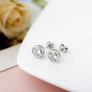 Joyería de Moda al por Mayor, Diseño Redondo, Plata de Ley 925, Chapado en Oro, Pendientes de Botón con Circonita Cúbica de 0.5ct - Product Image 2