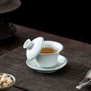 Tazza da Tè in Ceramica Cinese Stile Antico con Motivo Celadon a Forma di Ferro di Cavallo, Grande Ciotola per Tè con Coperchio in Confezione Regalo - Product Image 4