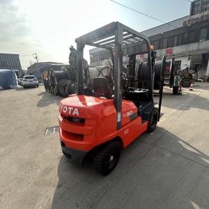 Chariots élévateurs d'occasion à vendre : 3 tonnes, 5 tonnes, 6 tonnes, 8 tonnes, 12 tonnes, moteurs japonais d'origine Isuzu et Toyota à vendre - Product Image 4