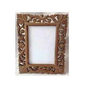 Marco de fotos de madera Premium Color marrón pulido Marco de mesa de pie estándar de tamaño mediano Ideal para la decoración del hogar - Product Image 1