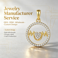 Cadeau pour la fête des mères : Collier pendentif en forme de cœur YILUN, bijoux élégants en argent sterling 925 plaqué or brillant avec inscription « MAMAN » pour maman