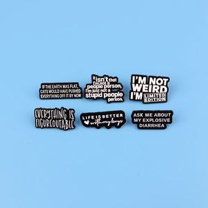 Broche en métal créative avec citation de dessin animé motivante, accessoires de mode - Product Image 1