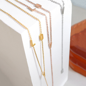 Collar con colgante de borla larga con carta de amor pequeña y compacta, cadena chapada en oro, joyería occidental - Product Image 6